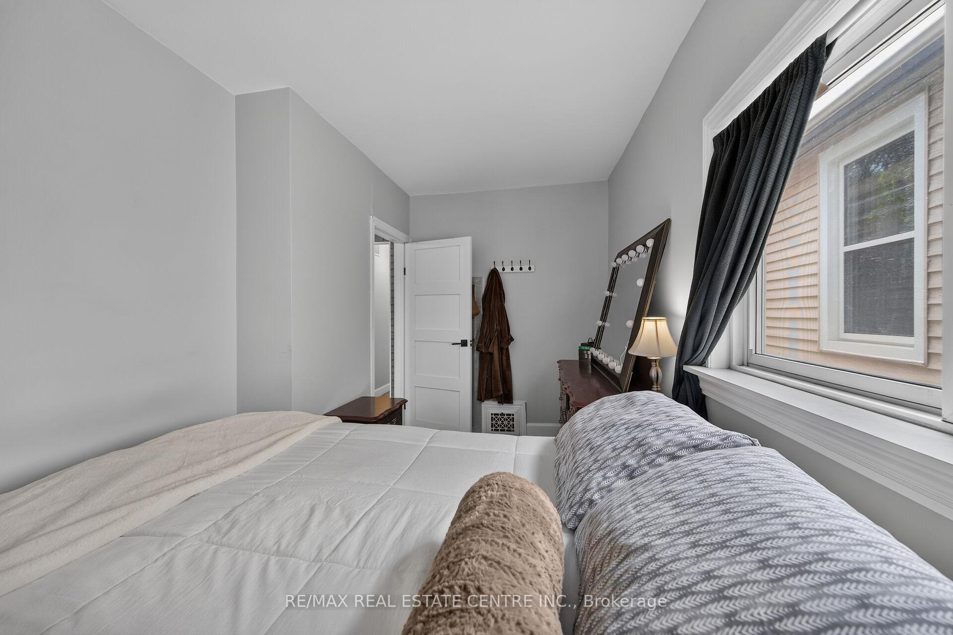 Photo 22 of 220 Paling Avenue, Hamilton, Homeside — HOMEH