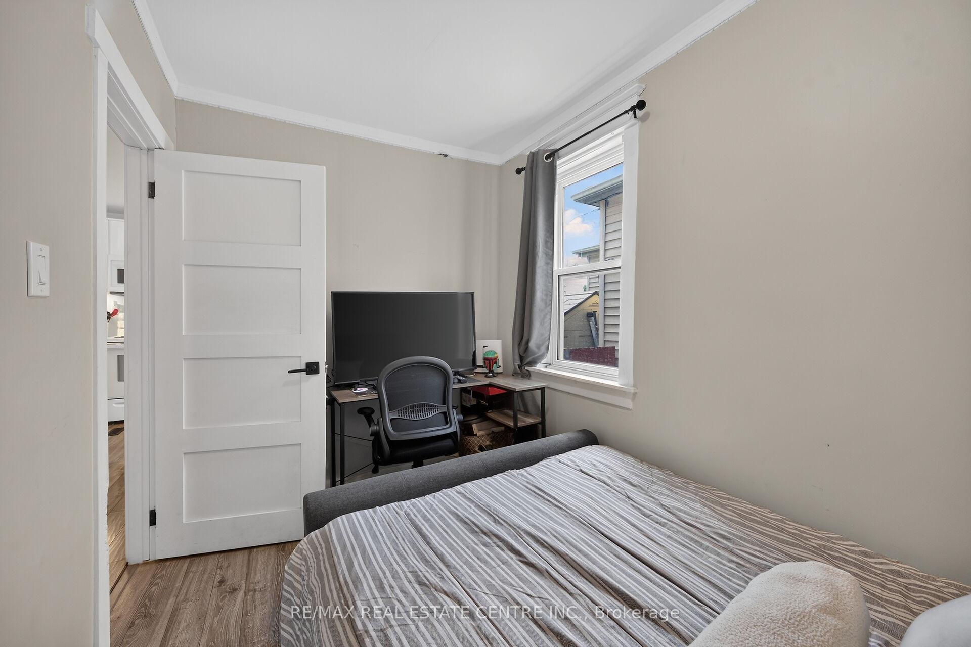 Photo 26 of 220 Paling Avenue, Hamilton, Homeside — HOMEH