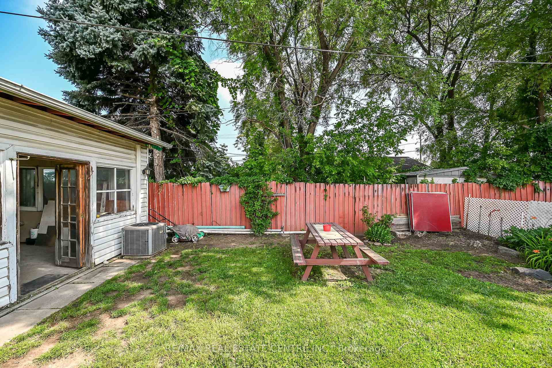 Photo 35 of 220 Paling Avenue, Hamilton, Homeside — HOMEH