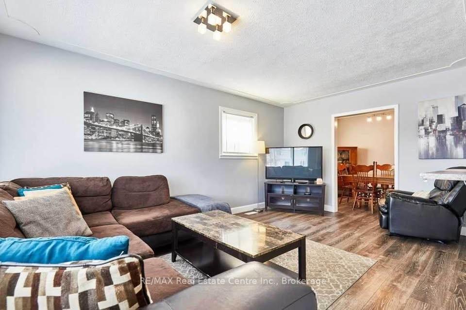 Photo 5 of Unit Upper, 406 Karn Street, Kitchener, Victoria Hills — HOMEH