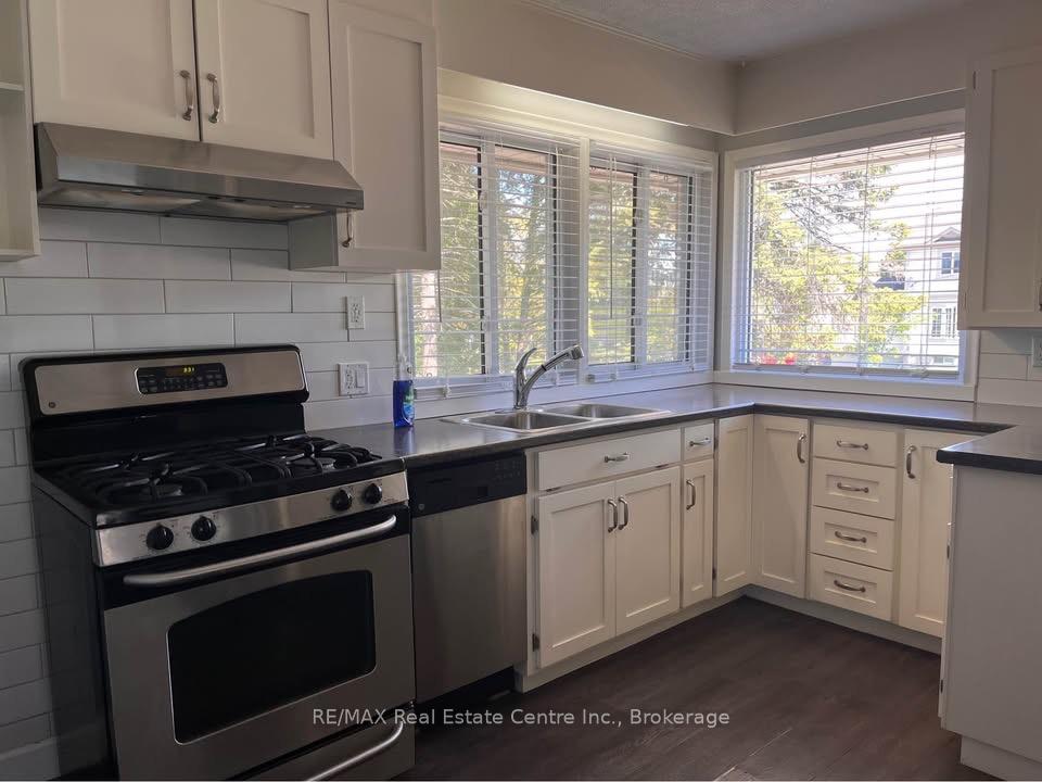 Photo 7 of Unit Upper, 406 Karn Street, Kitchener, Victoria Hills — HOMEH