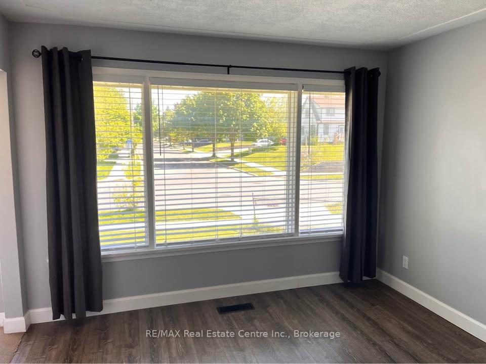 Photo 9 of Unit Upper, 406 Karn Street, Kitchener, Victoria Hills — HOMEH