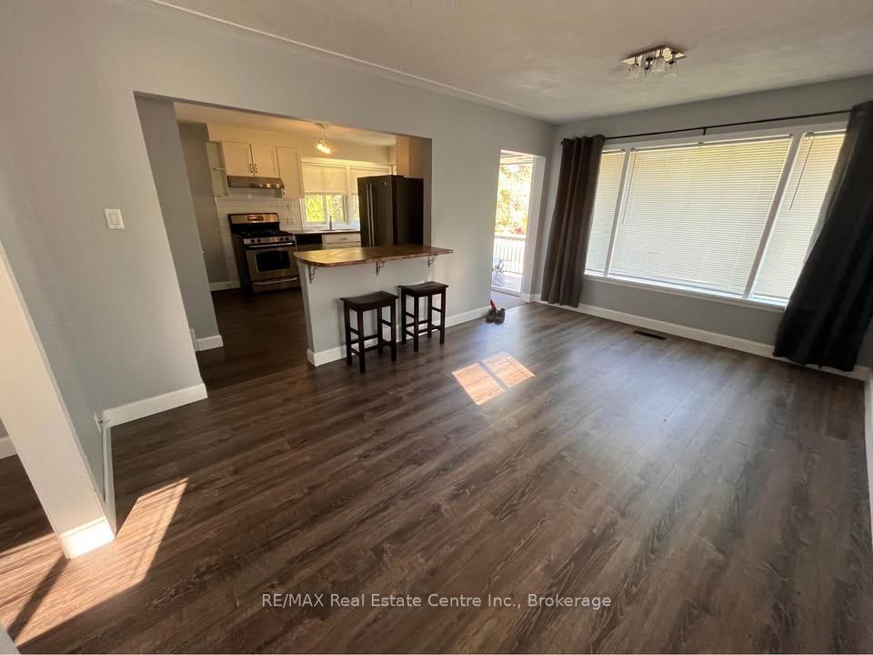 Photo 10 of Unit Upper, 406 Karn Street, Kitchener, Victoria Hills — HOMEH