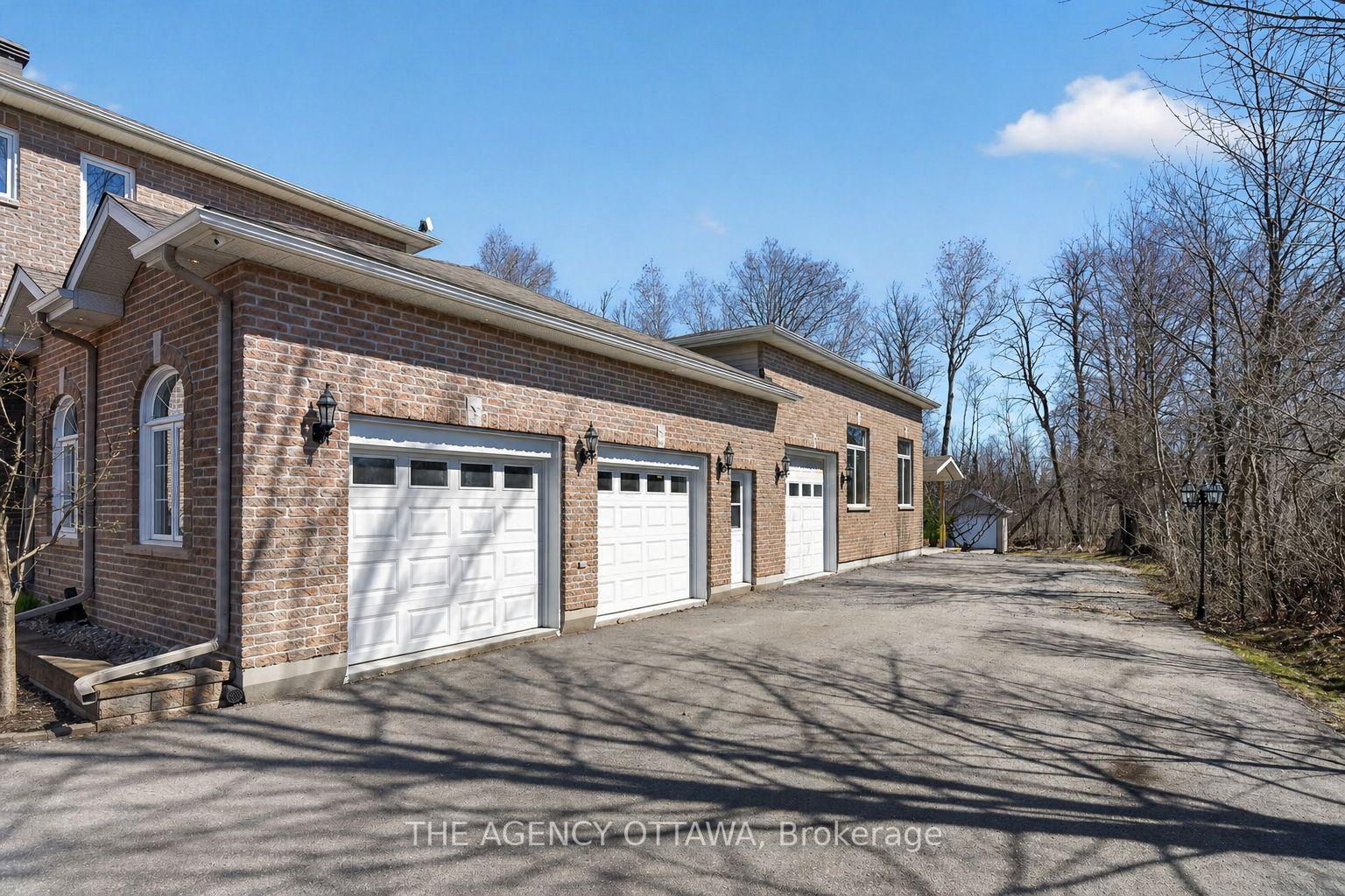 Photo 3 of 4633 Albion Road, Ottawa, Blossom Park/Kemp Park/Findlay Creek — HOMEH