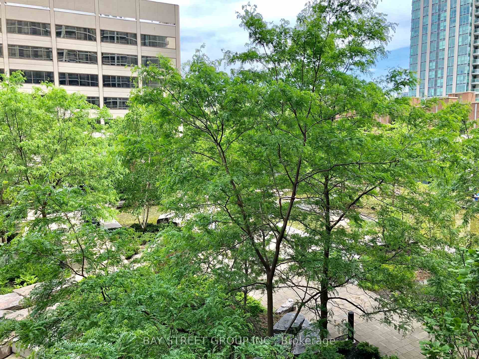 Photo 8 of Unit 304, 23 Sheppard Avenue E, North York, Willowdale East — HOMEH