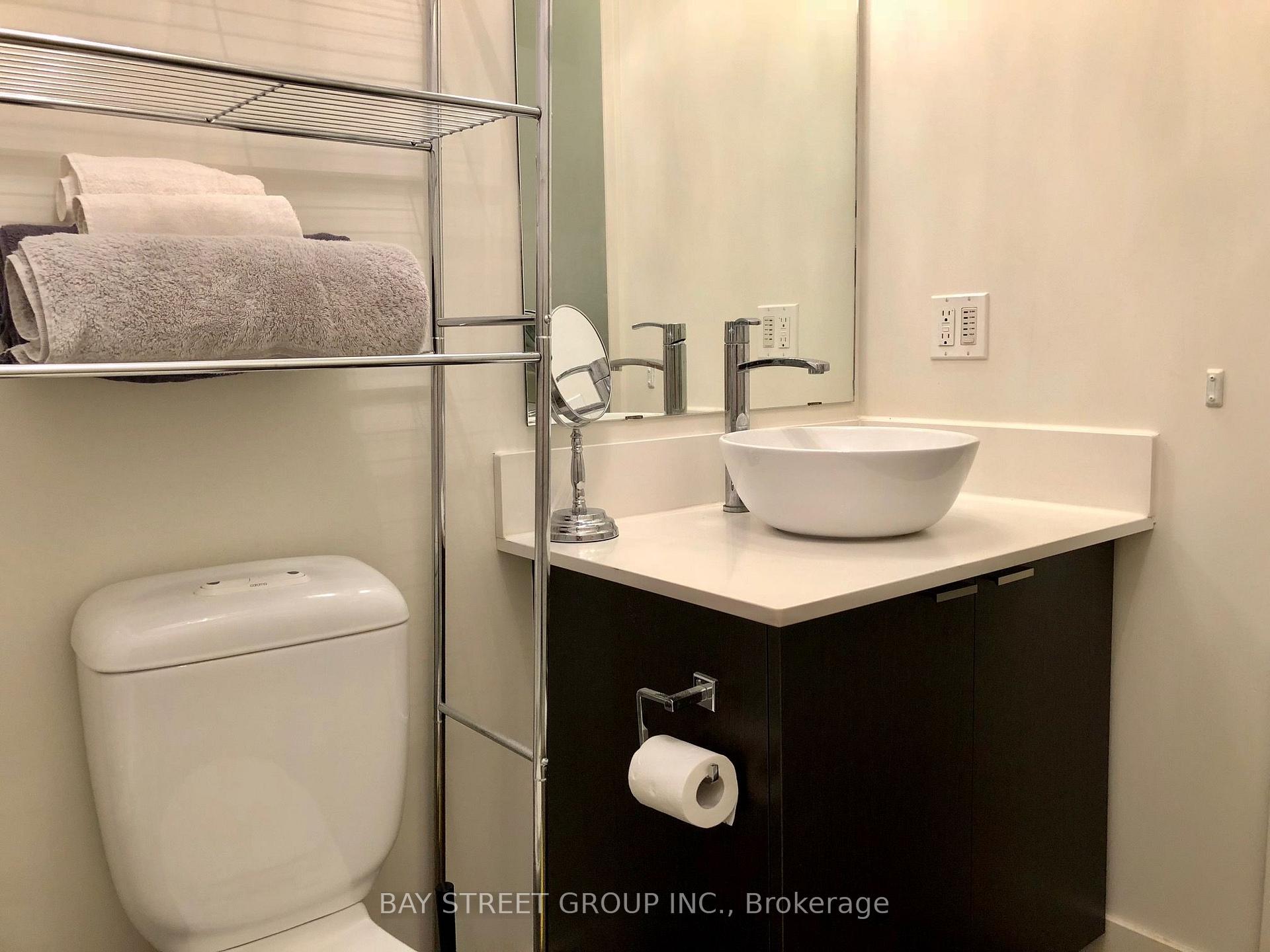 Photo 13 of Unit 304, 23 Sheppard Avenue E, North York, Willowdale East — HOMEH