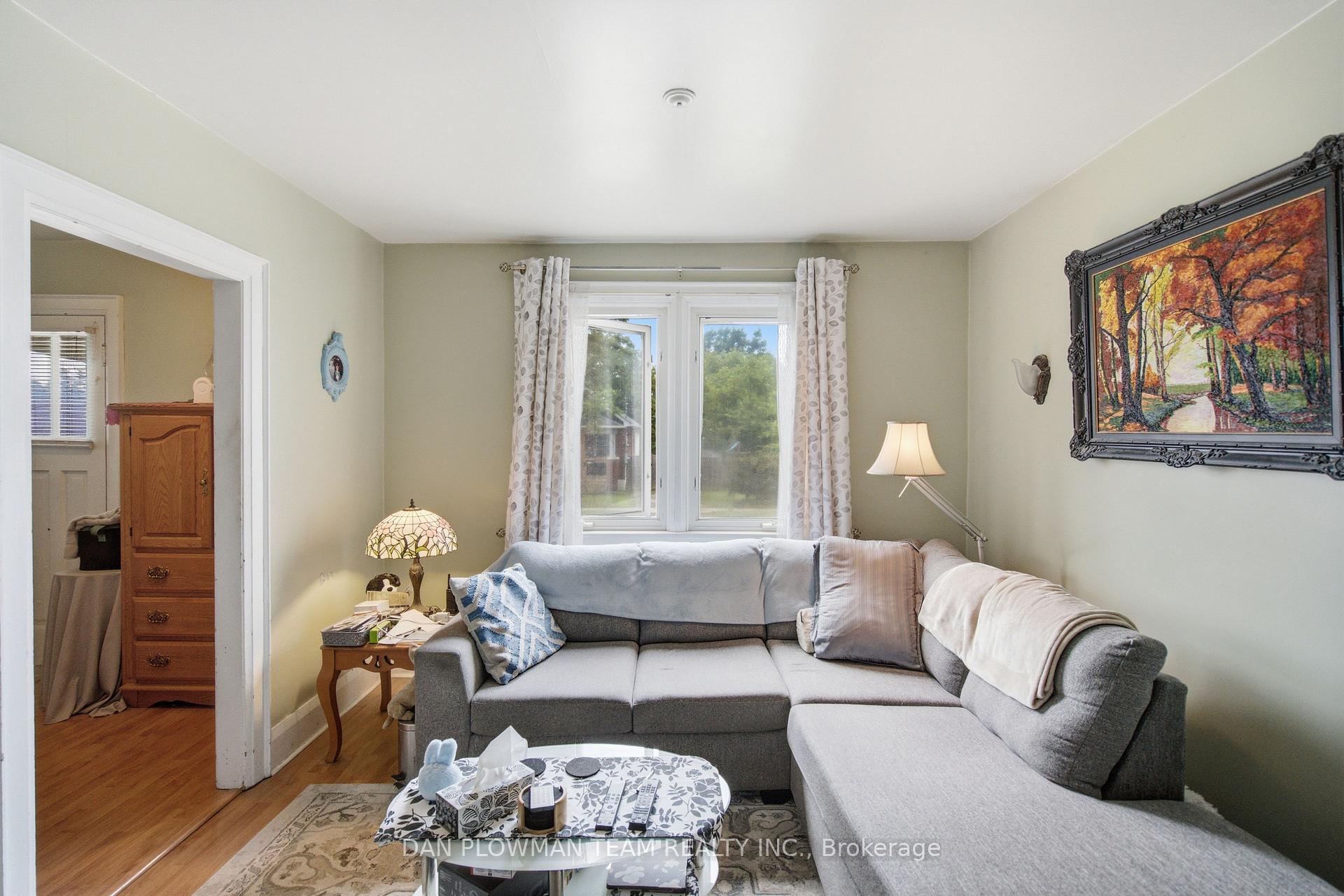 Photo 3 of 250 Mitchell Avenue, Oshawa, Central — HOMEH