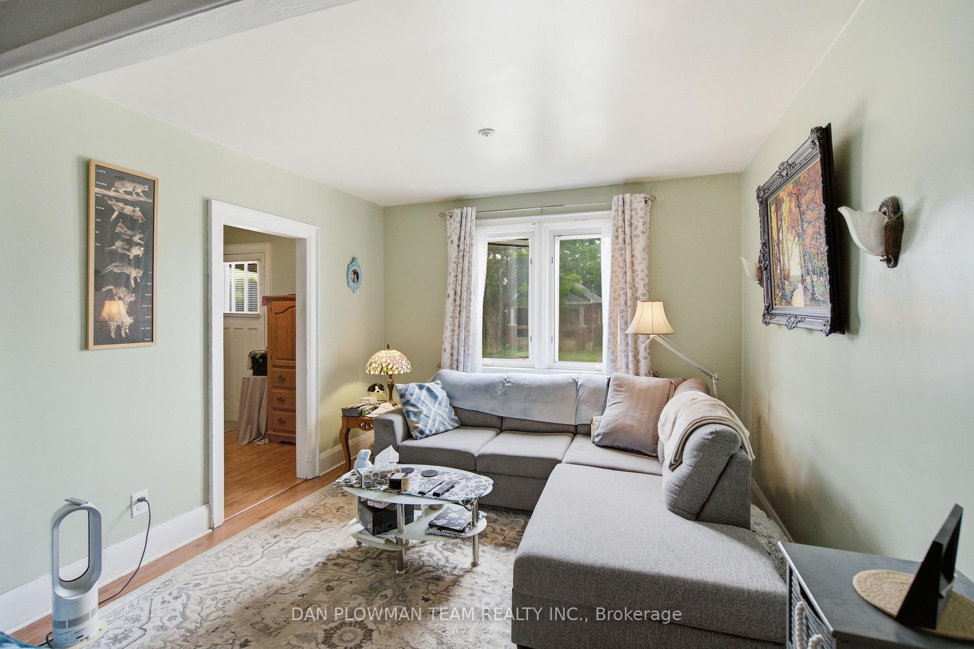 Photo 4 of 250 Mitchell Avenue, Oshawa, Central — HOMEH
