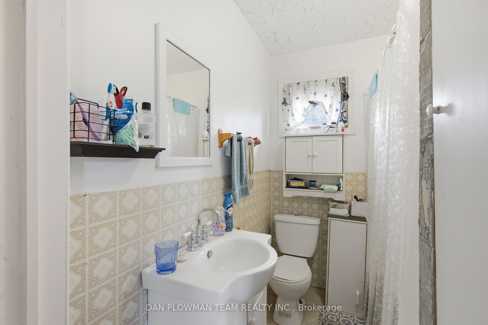 Photo 15 of 250 Mitchell Avenue, Oshawa, Central — HOMEH