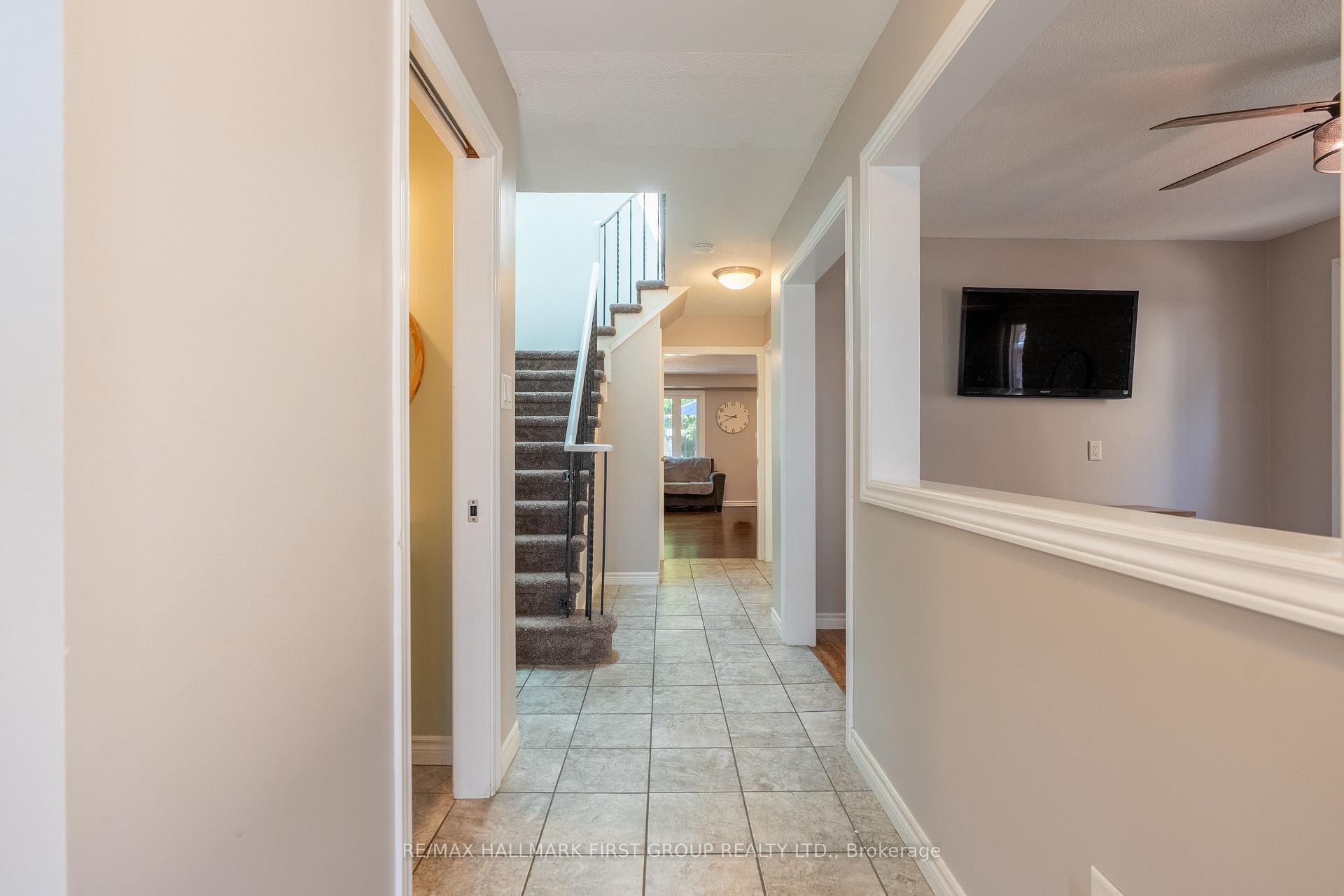 Photo 4 of 683 Grandview Drive, Oshawa, Donevan — HOMEH