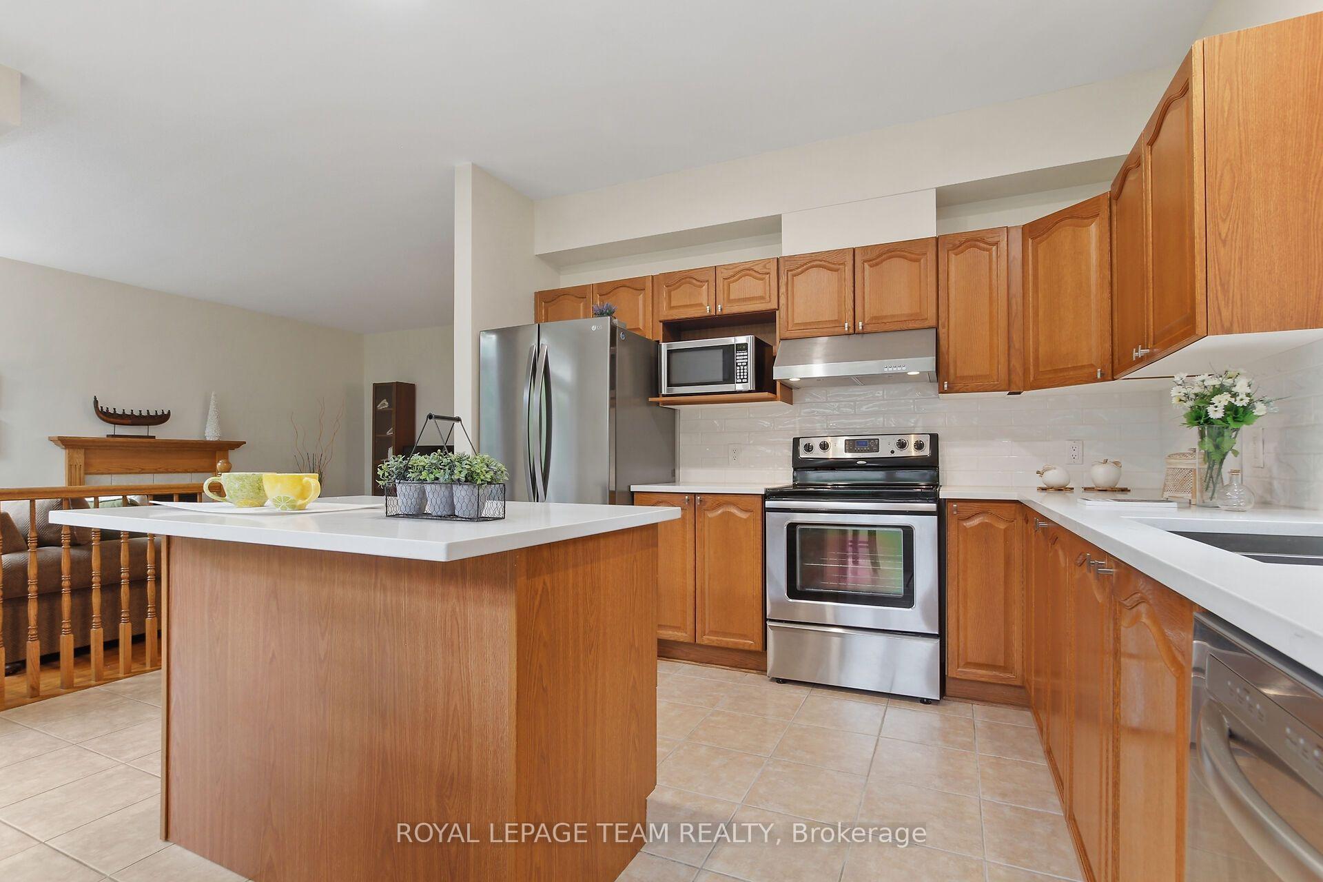 Photo 3 of 4 Keno Way, Ottawa, Kanata - Kanata Lakes/Heritage Hills — HOMEH
