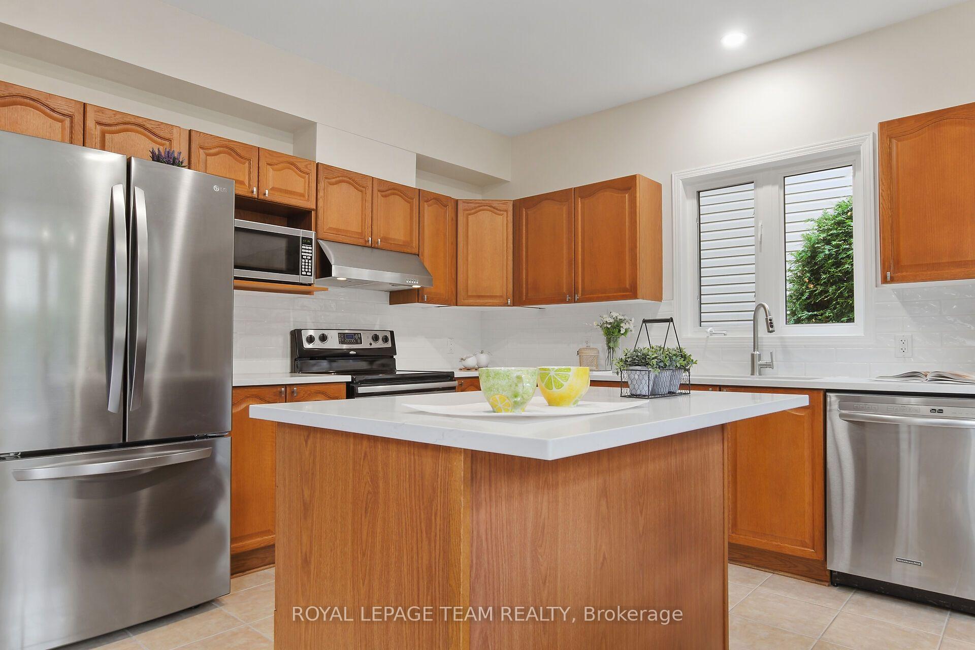 Photo 17 of 4 Keno Way, Ottawa, Kanata - Kanata Lakes/Heritage Hills — HOMEH