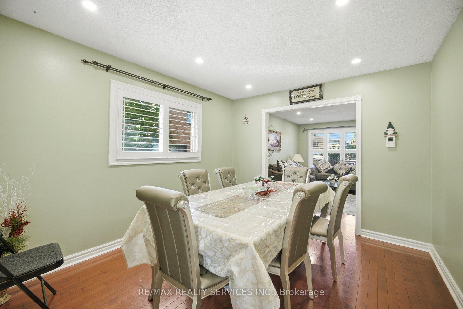 Photo 9 of 26 Sunforest Drive, Brampton, Heart Lake West — HOMEH