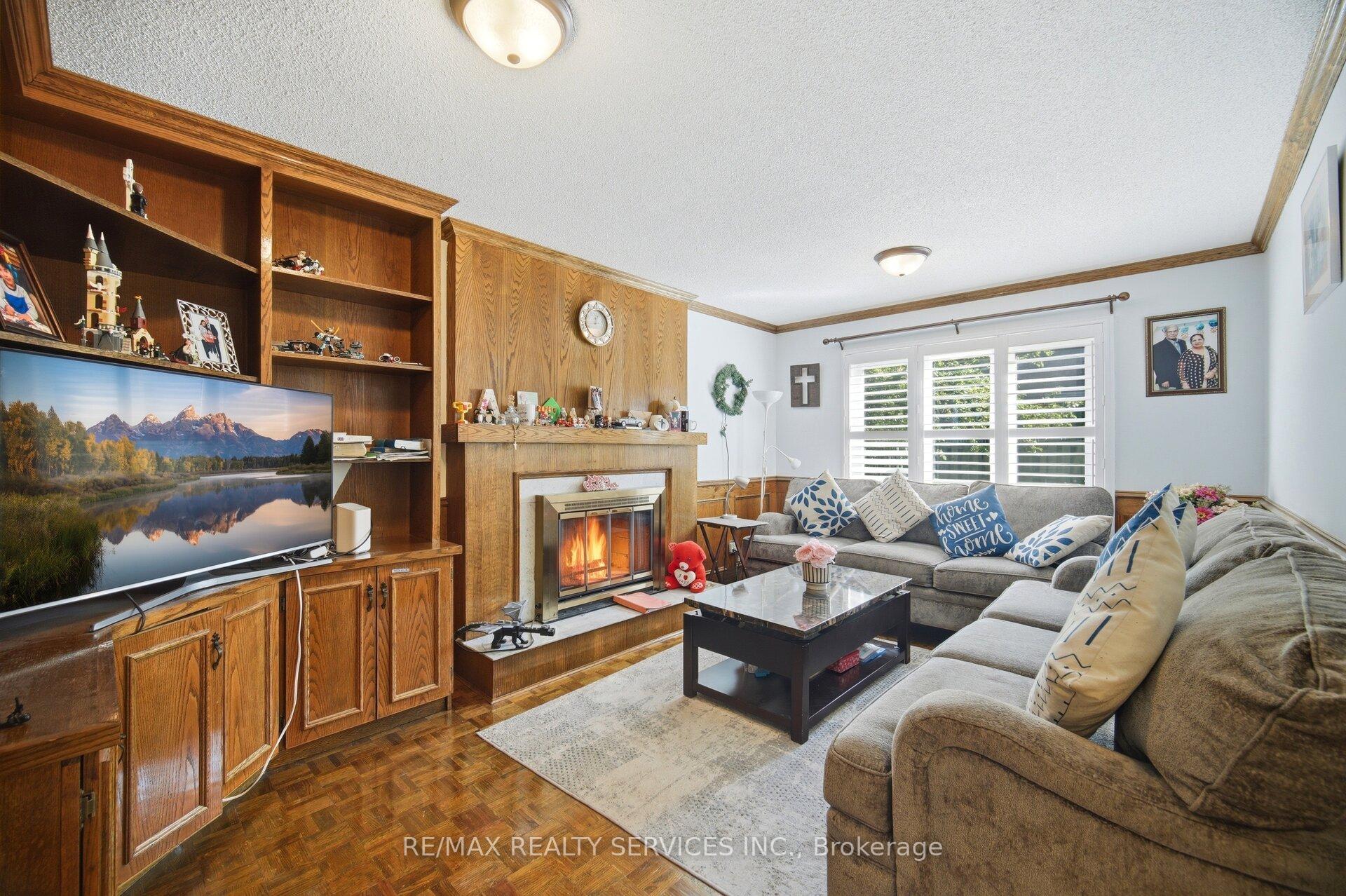 Photo 15 of 26 Sunforest Drive, Brampton, Heart Lake West — HOMEH
