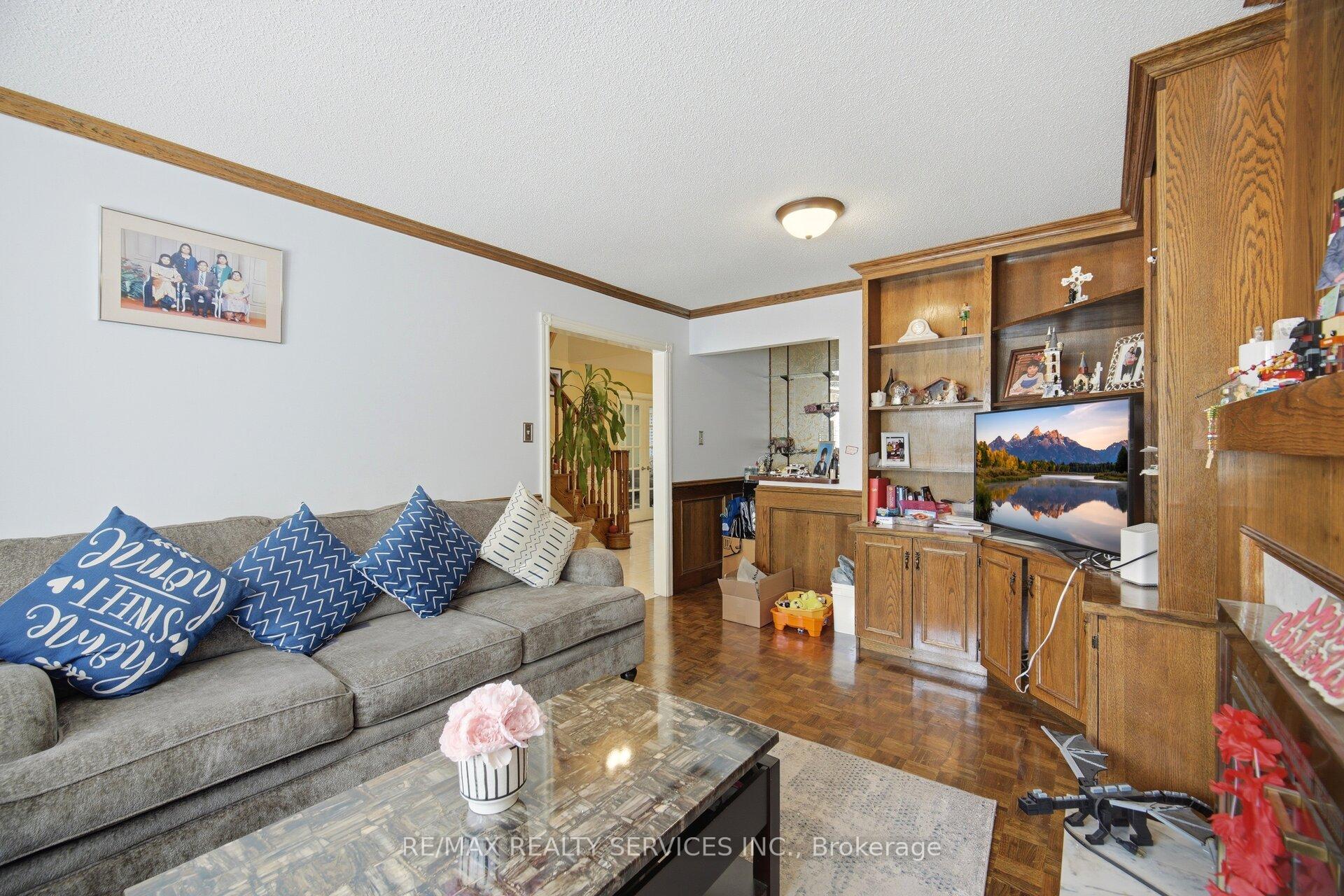 Photo 16 of 26 Sunforest Drive, Brampton, Heart Lake West — HOMEH