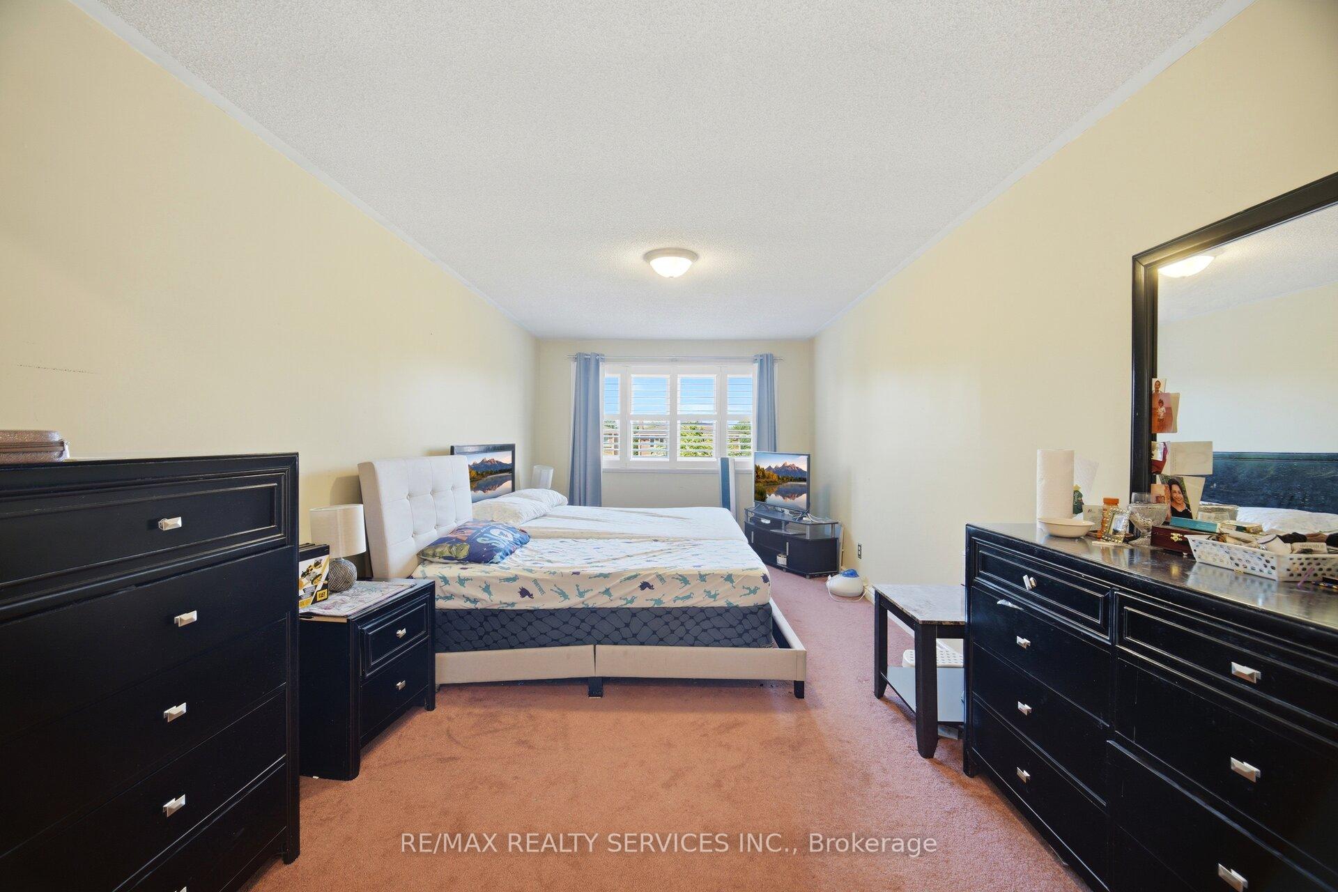 Photo 21 of 26 Sunforest Drive, Brampton, Heart Lake West — HOMEH