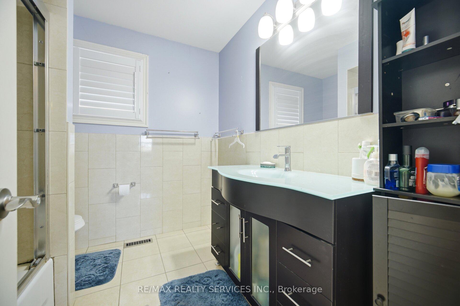 Photo 24 of 26 Sunforest Drive, Brampton, Heart Lake West — HOMEH