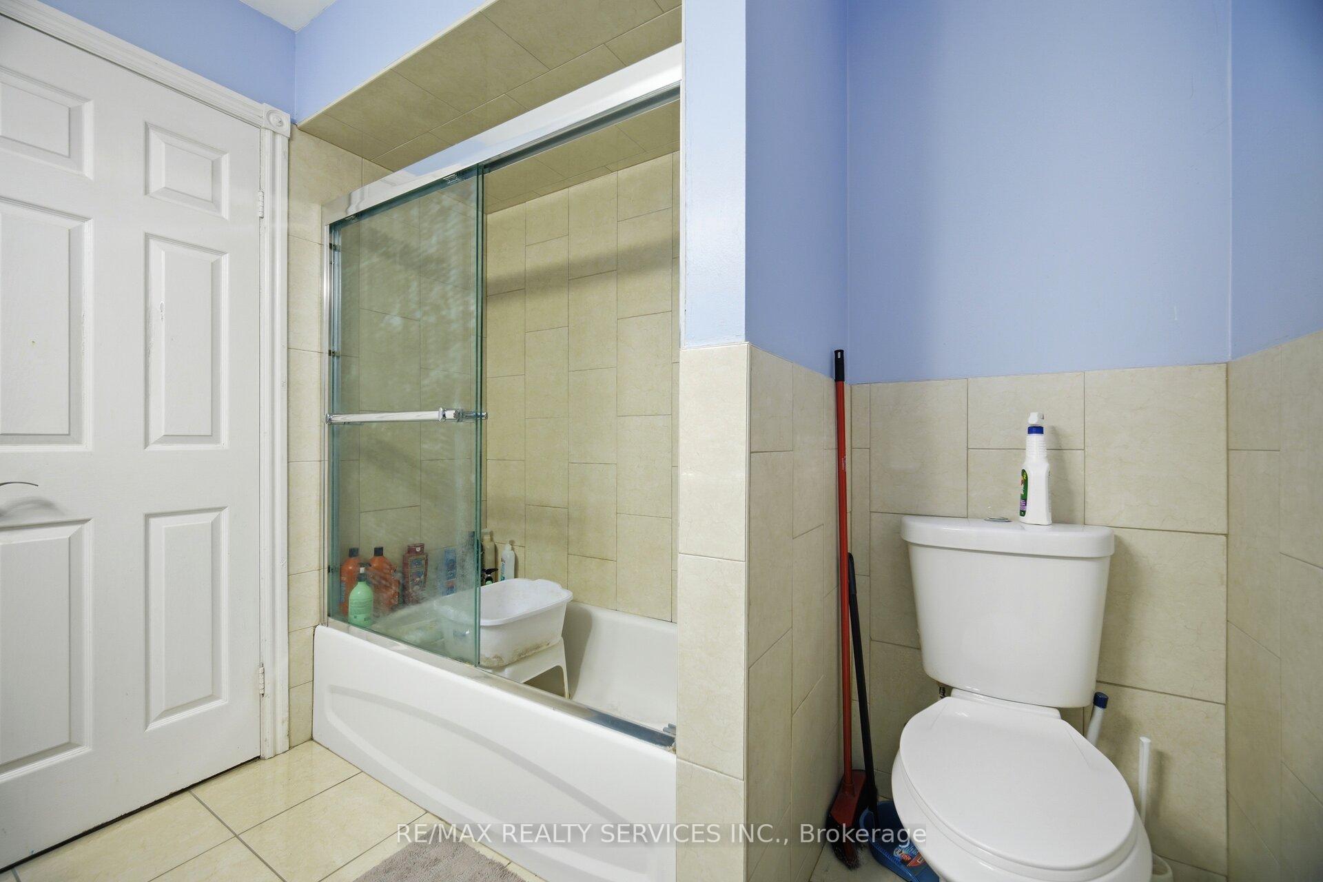 Photo 25 of 26 Sunforest Drive, Brampton, Heart Lake West — HOMEH