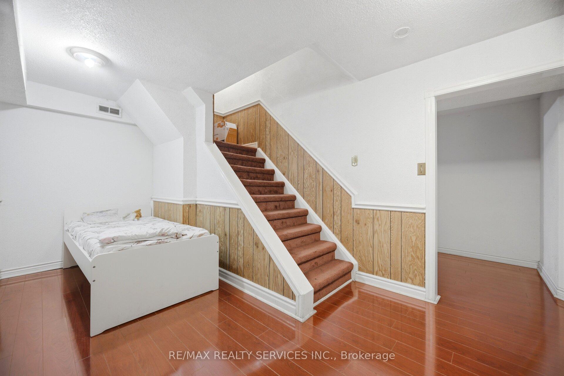 Photo 34 of 26 Sunforest Drive, Brampton, Heart Lake West — HOMEH