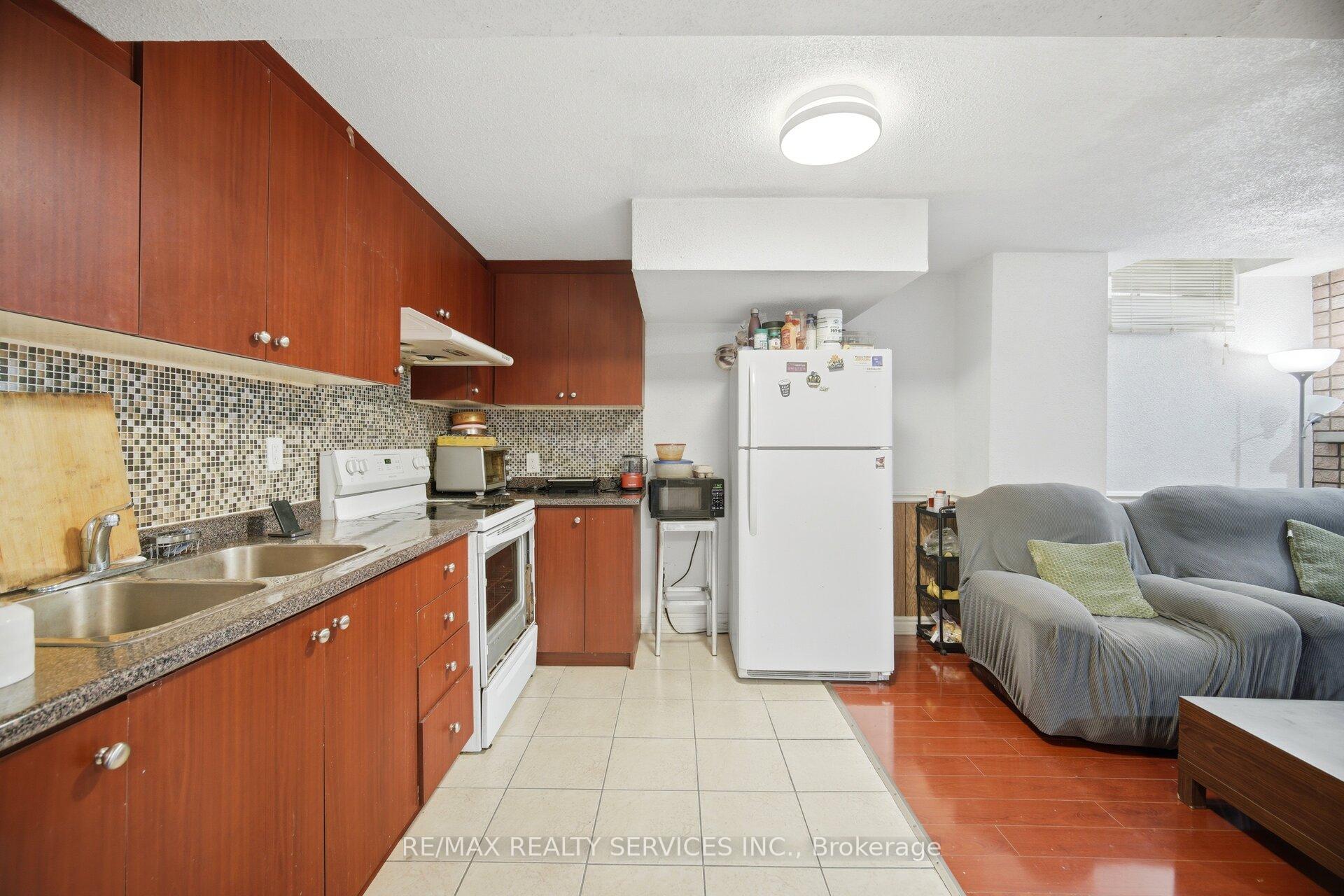 Photo 36 of 26 Sunforest Drive, Brampton, Heart Lake West — HOMEH