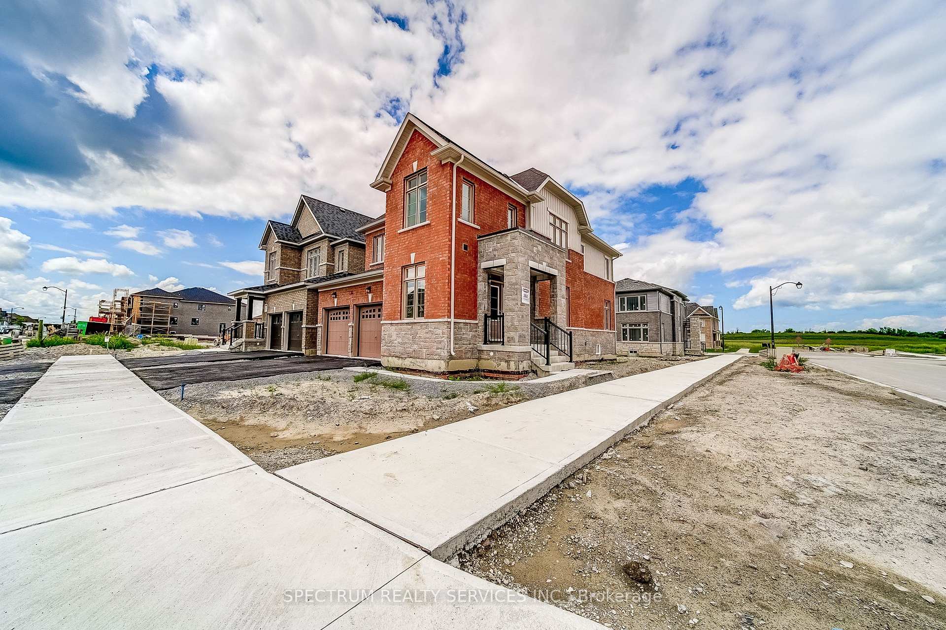 Photo 1 of 52 Father Muckle Avenue, Georgina, Keswick South — HOMEH