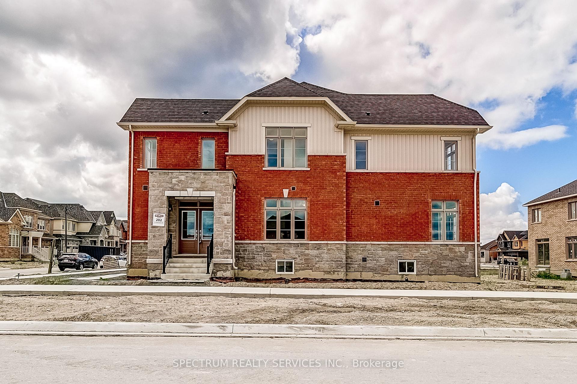 Photo 6 of 52 Father Muckle Avenue, Georgina, Keswick South — HOMEH