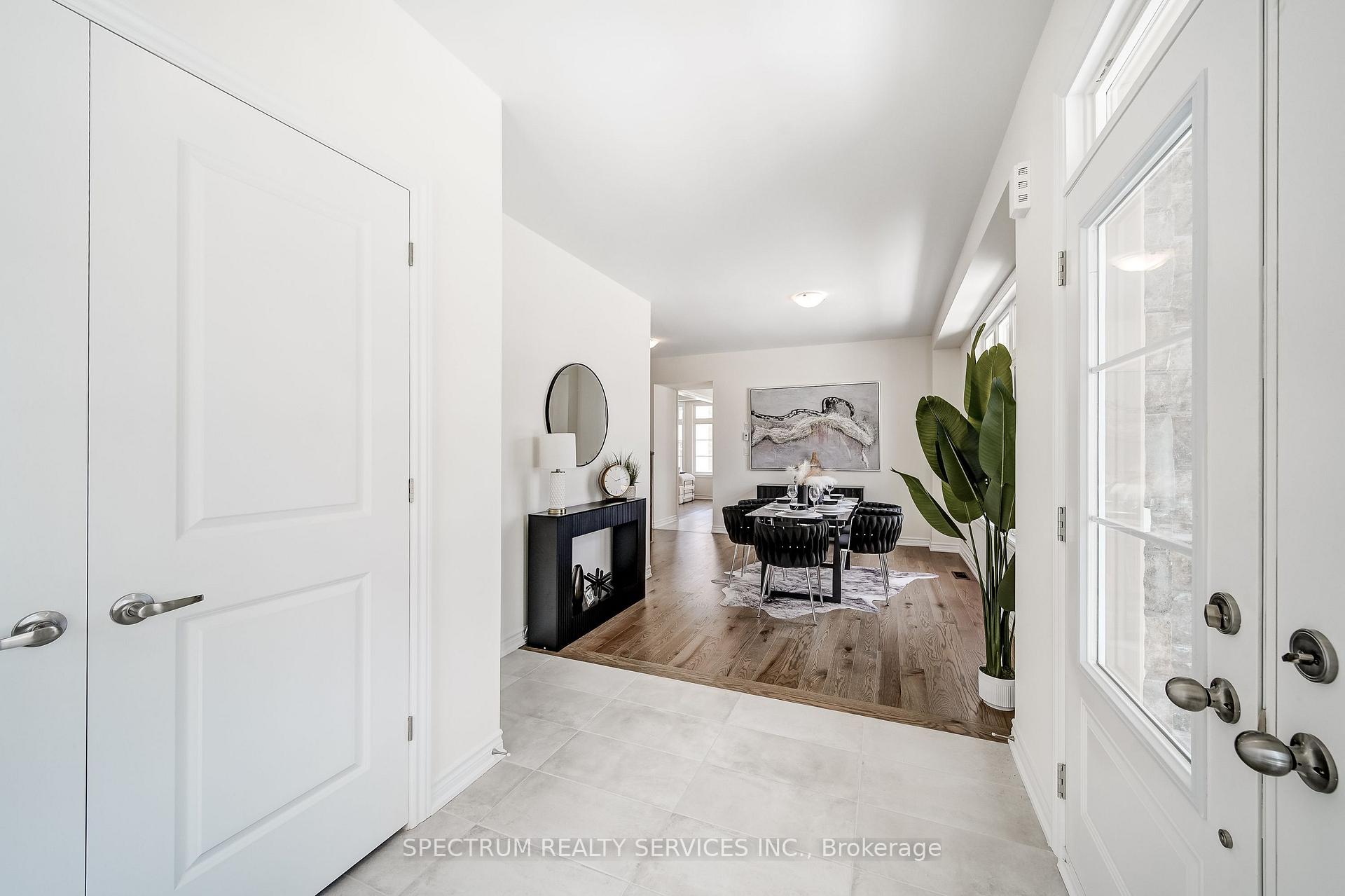 Photo 9 of 52 Father Muckle Avenue, Georgina, Keswick South — HOMEH