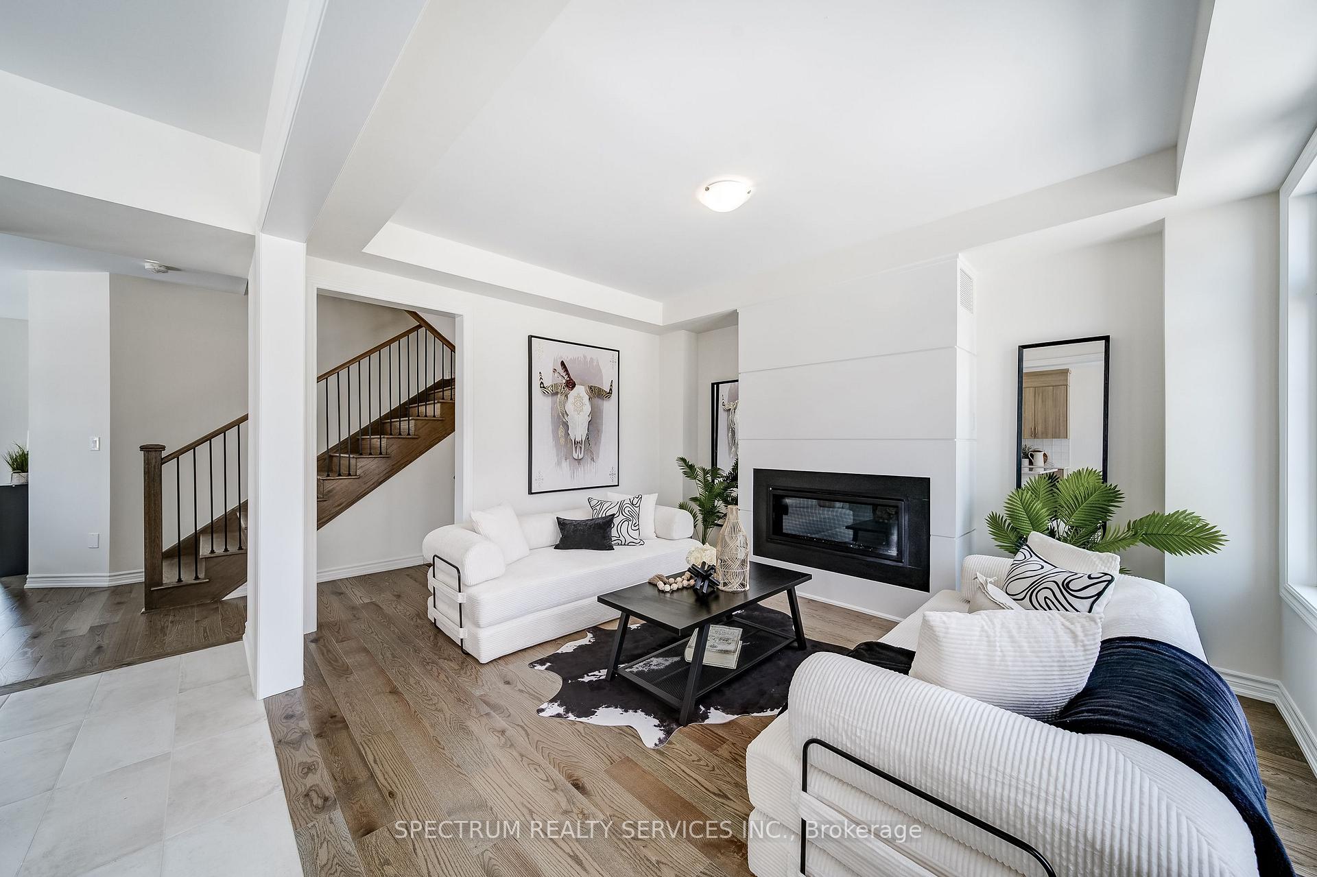 Photo 26 of 52 Father Muckle Avenue, Georgina, Keswick South — HOMEH