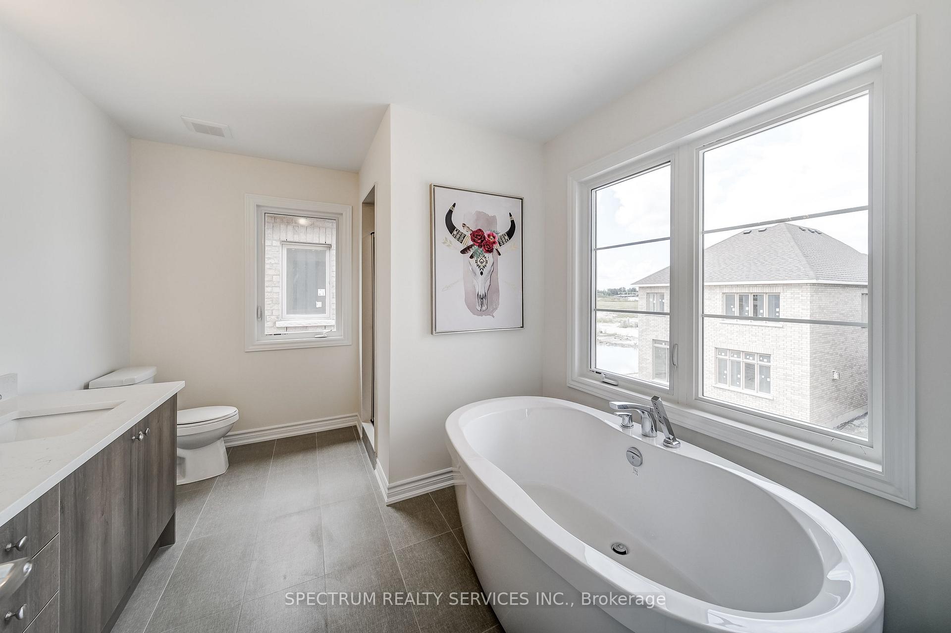 Photo 34 of 52 Father Muckle Avenue, Georgina, Keswick South — HOMEH