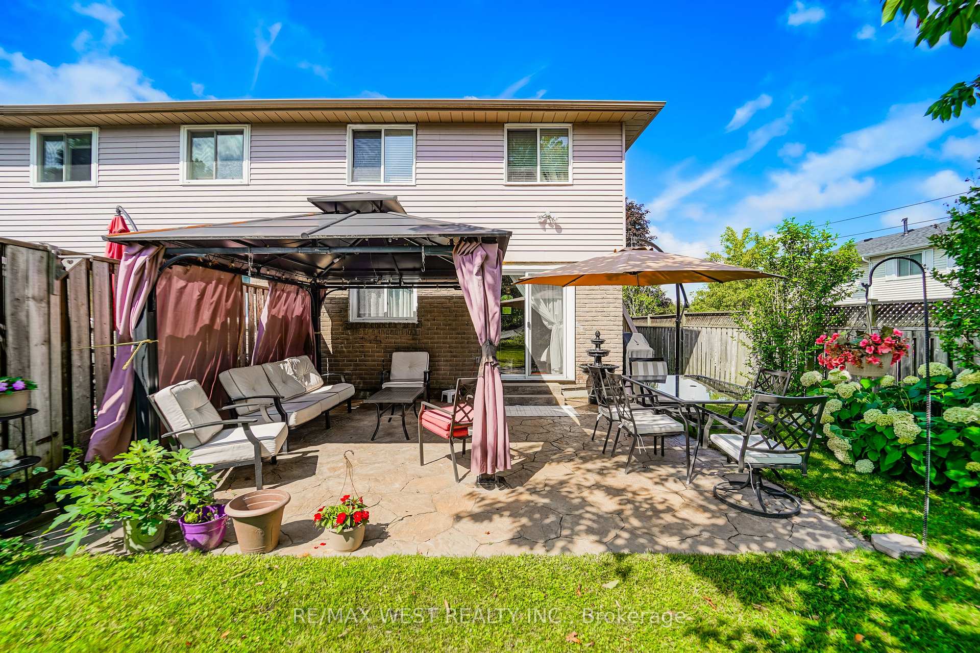Photo 10 of 527 Birkdale Street, Oshawa, Donevan — HOMEH