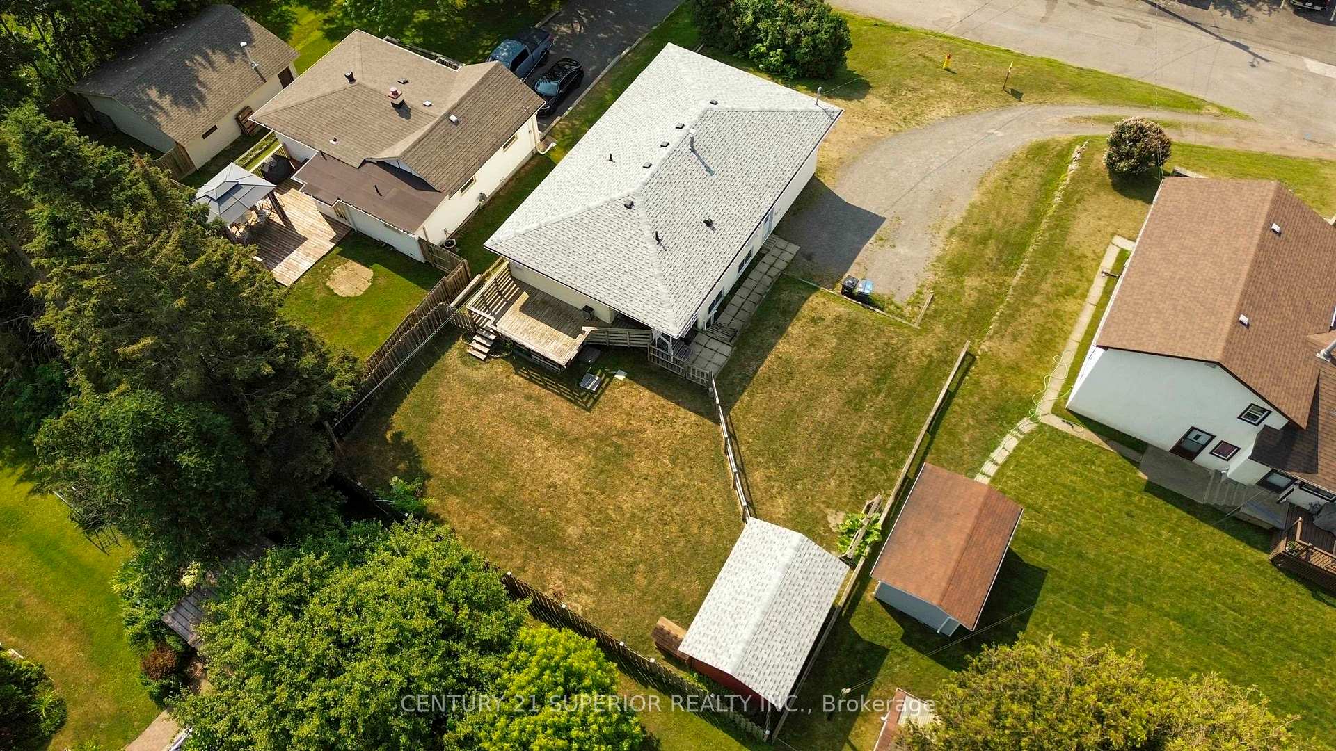 Photo 2 of 40 Lawrence Ave, Thunder Bay, Shuniah — HOMEH