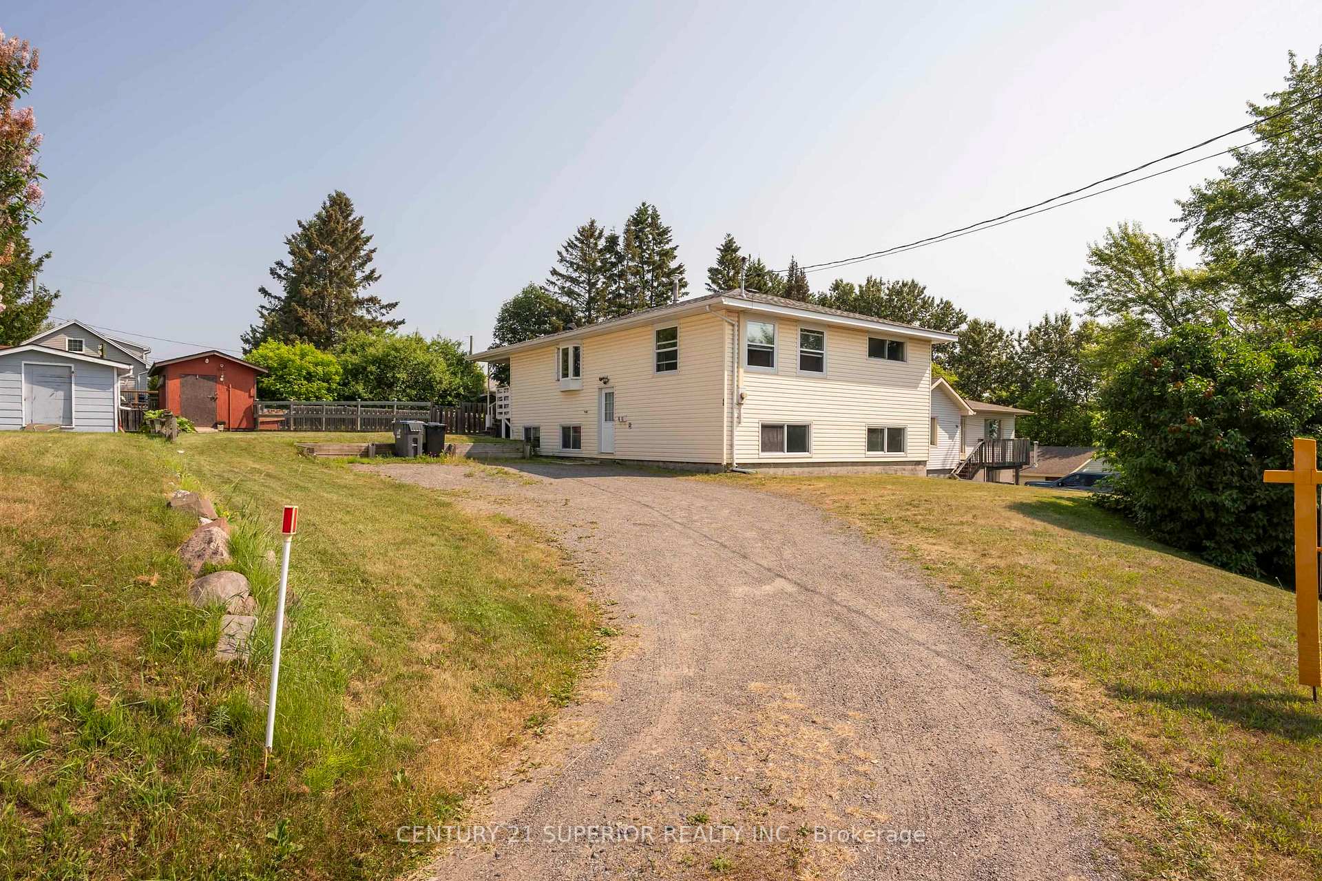 Photo 3 of 40 Lawrence Ave, Thunder Bay, Shuniah — HOMEH
