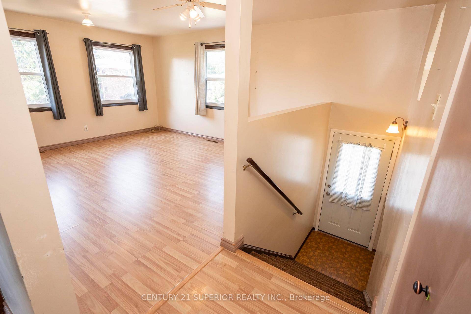 Photo 6 of 40 Lawrence Ave, Thunder Bay, Shuniah — HOMEH