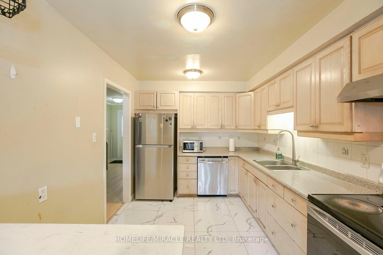 Photo 17 of 47 Longbourne Crescent, Brampton, Westgate — HOMEH
