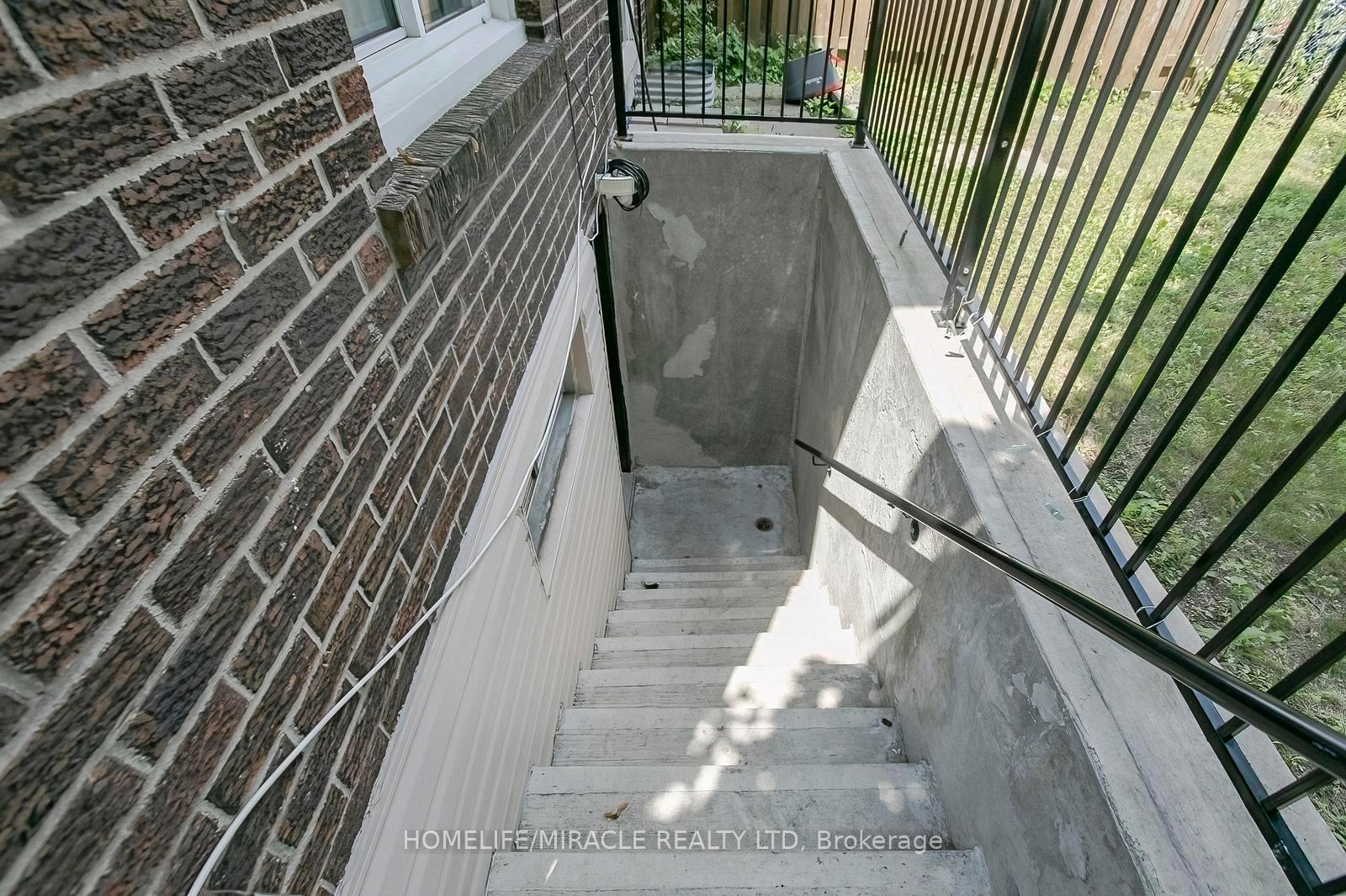 Photo 45 of 47 Longbourne Crescent, Brampton, Westgate — HOMEH