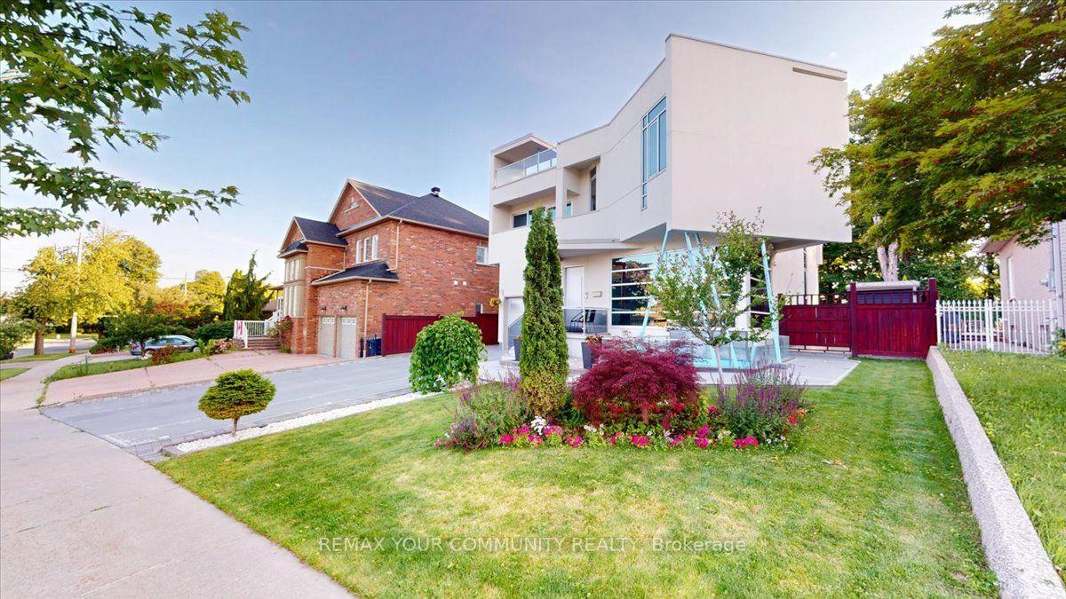 Photo 2 of 64 Aviemore Drive, North York, Humber Summit — HOMEH