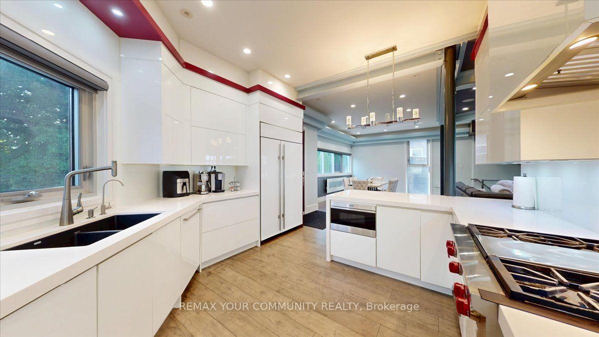 Photo 16 of 64 Aviemore Drive, North York, Humber Summit — HOMEH