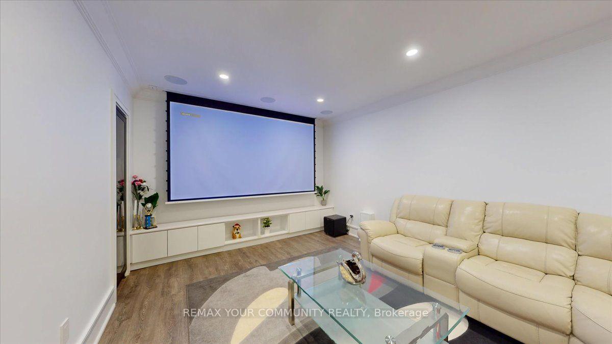 Photo 19 of 64 Aviemore Drive, North York, Humber Summit — HOMEH