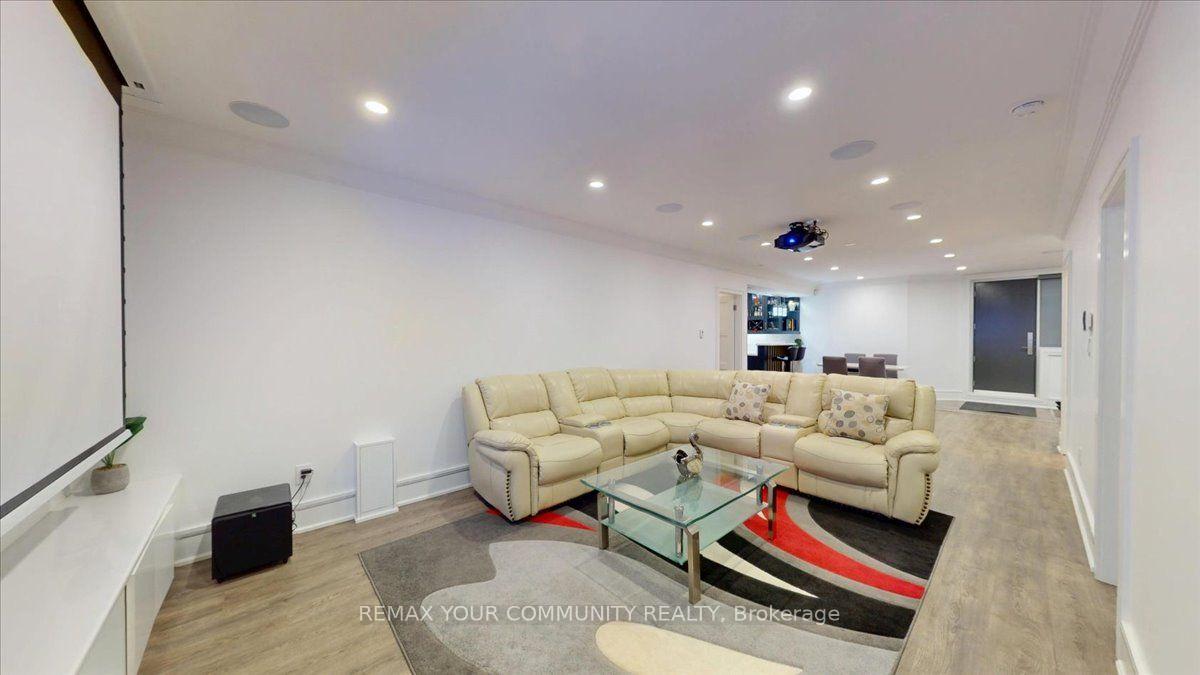 Photo 20 of 64 Aviemore Drive, North York, Humber Summit — HOMEH