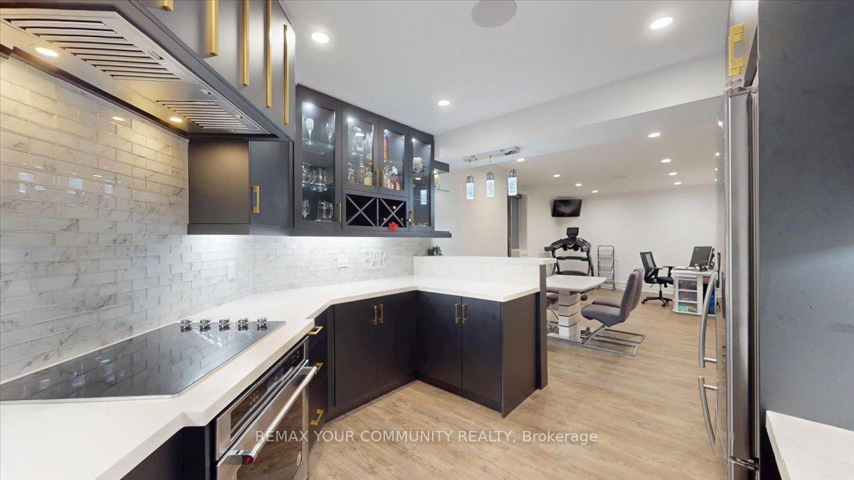 Photo 26 of 64 Aviemore Drive, North York, Humber Summit — HOMEH