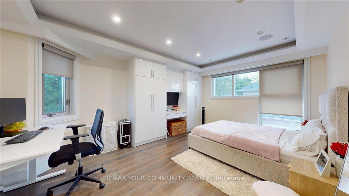 Photo 32 of 64 Aviemore Drive, North York, Humber Summit — HOMEH