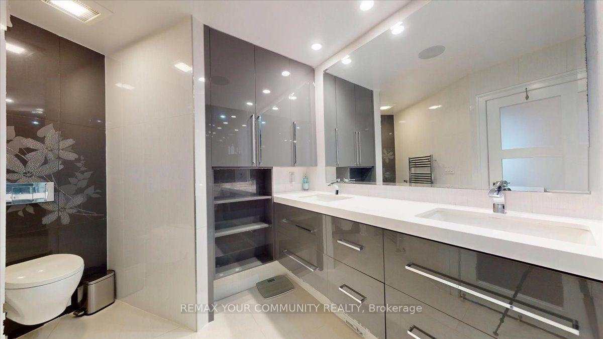 Photo 41 of 64 Aviemore Drive, North York, Humber Summit — HOMEH