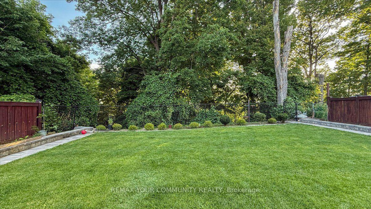 Photo 43 of 64 Aviemore Drive, North York, Humber Summit — HOMEH