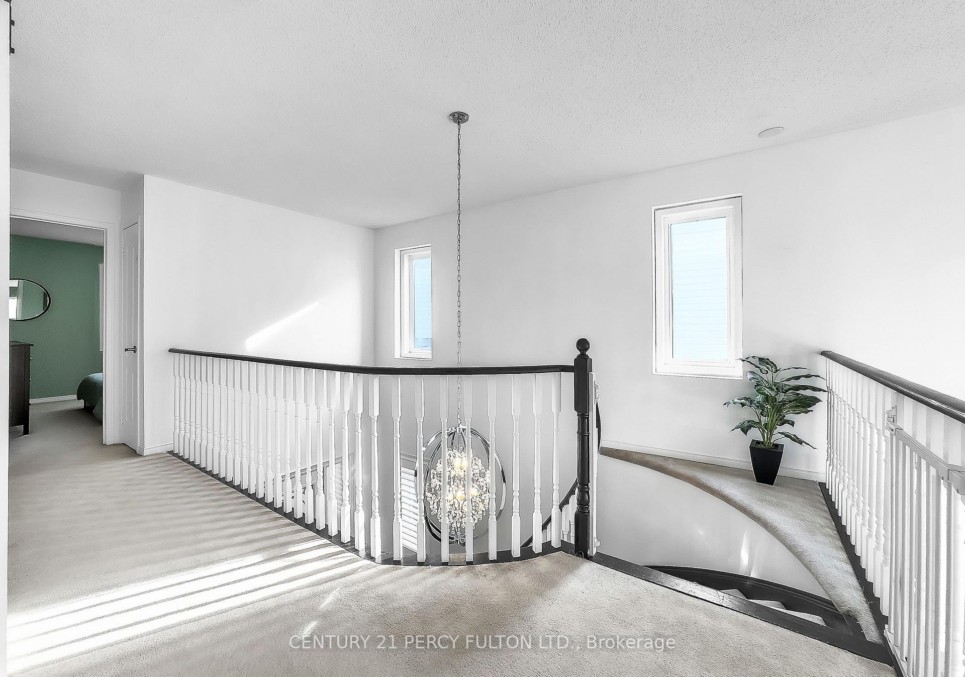 Photo 23 of 40 Southwell Avenue, Whitby, Williamsburg — HOMEH