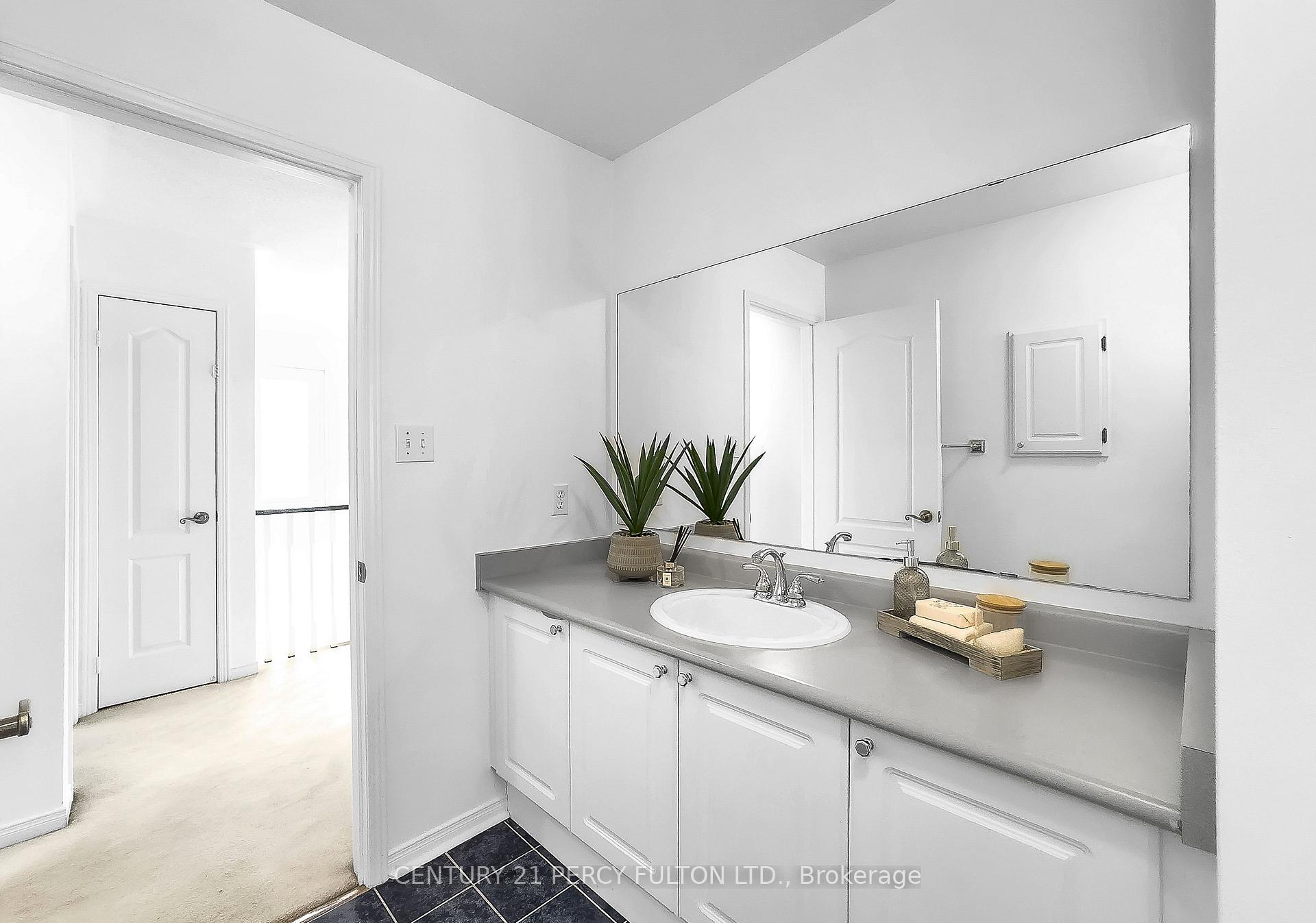 Photo 38 of 40 Southwell Avenue, Whitby, Williamsburg — HOMEH
