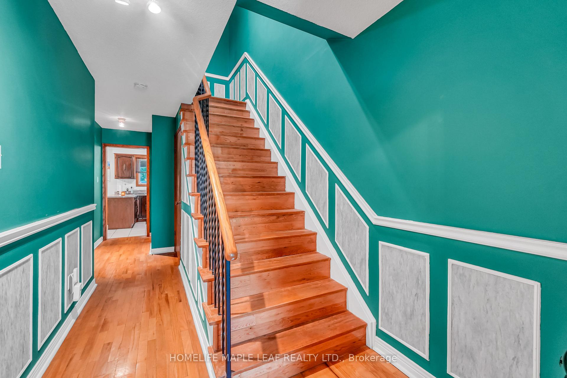 Photo 4 of 14 Manitou Crescent, Brampton, Central Park — HOMEH