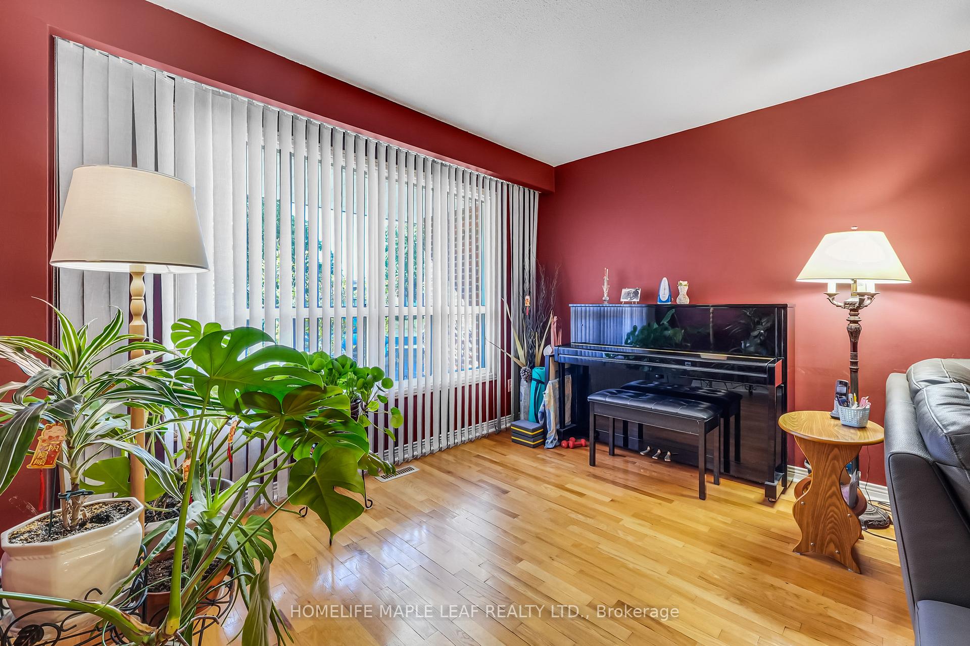 Photo 6 of 14 Manitou Crescent, Brampton, Central Park — HOMEH