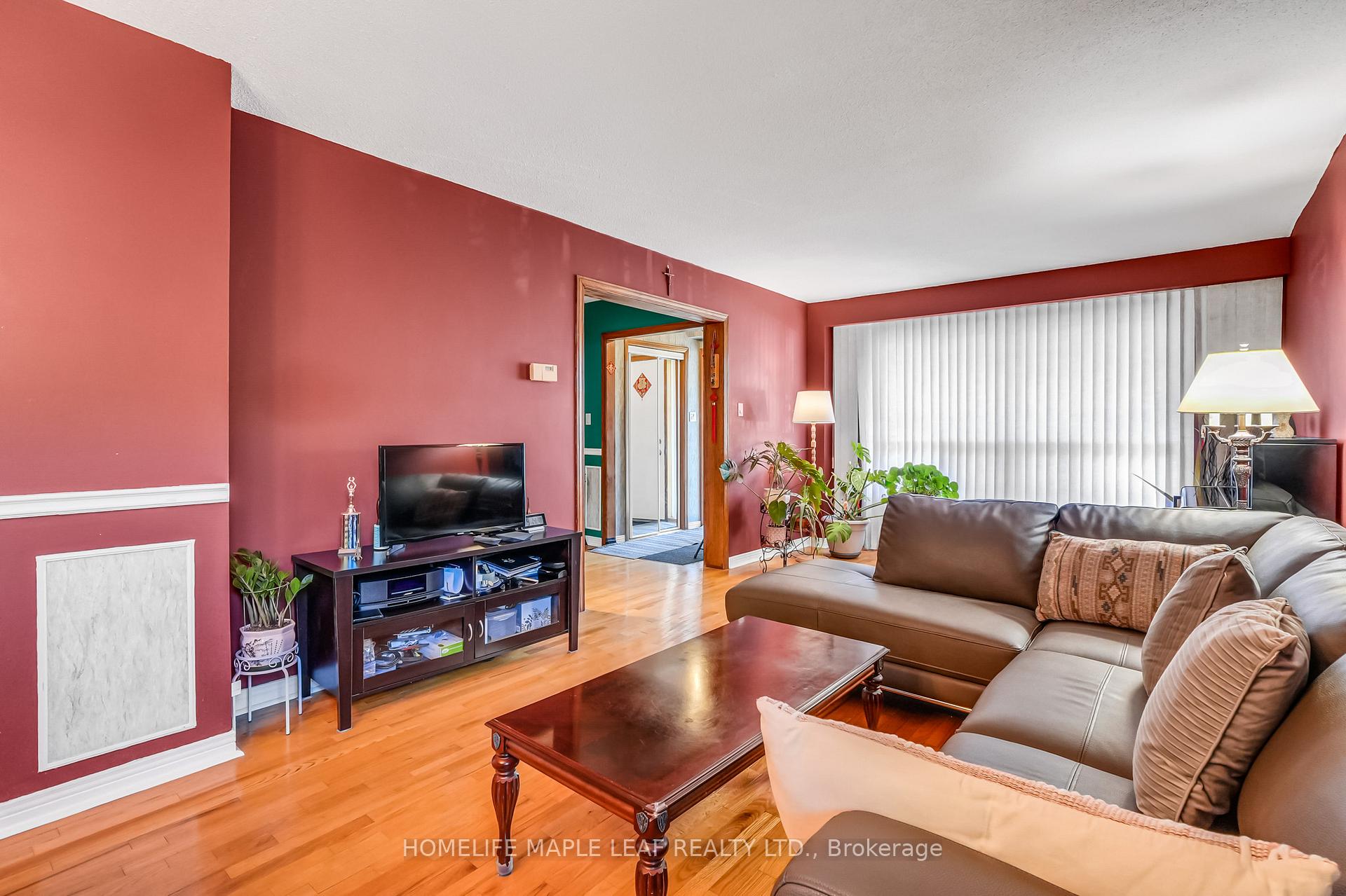 Photo 8 of 14 Manitou Crescent, Brampton, Central Park — HOMEH
