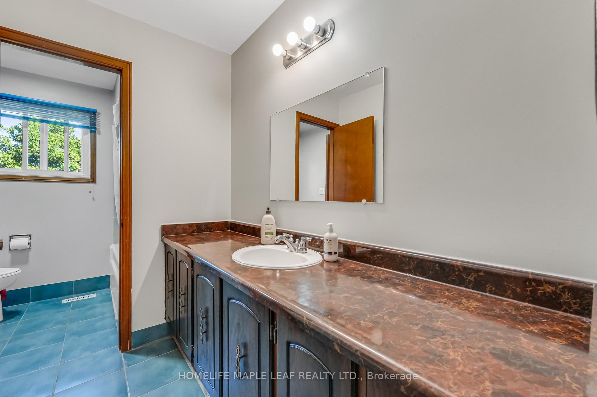 Photo 15 of 14 Manitou Crescent, Brampton, Central Park — HOMEH