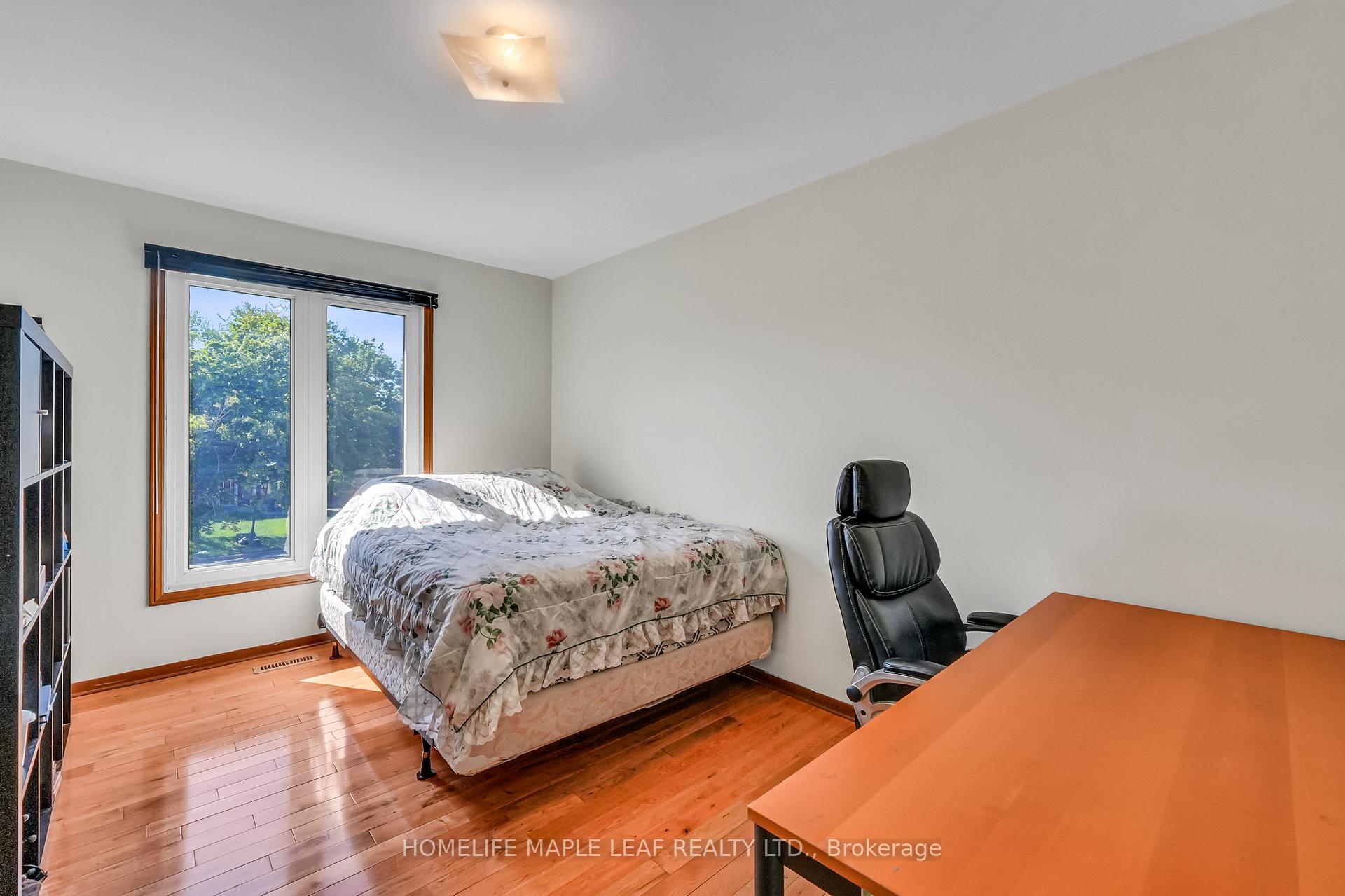 Photo 19 of 14 Manitou Crescent, Brampton, Central Park — HOMEH